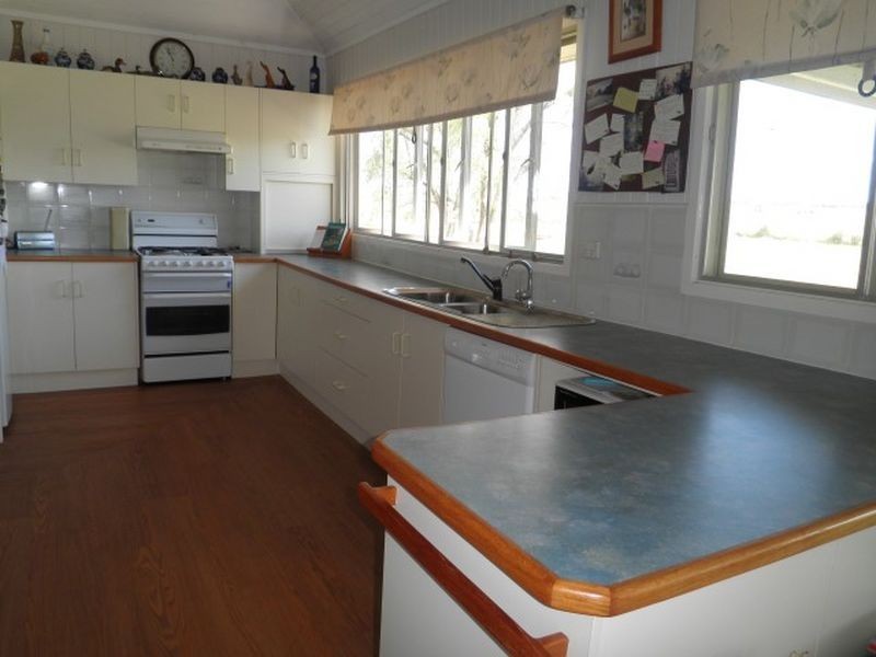 146a Northern Road, Roma QLD 4455