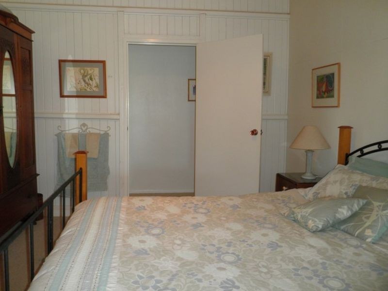 146a Northern Road, Roma QLD 4455