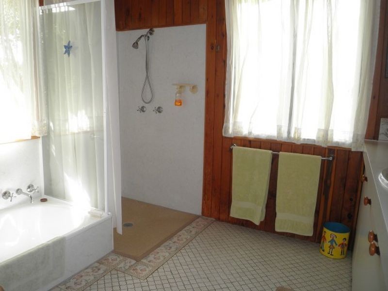 146a Northern Road, Roma QLD 4455