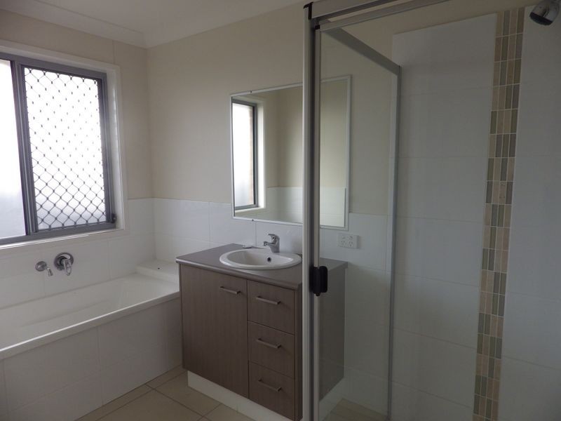 20 Beetson Drive, Roma QLD 4455