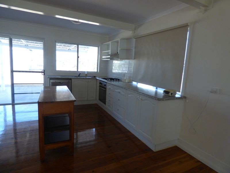 18 Albert Street, Roma QLD 4455