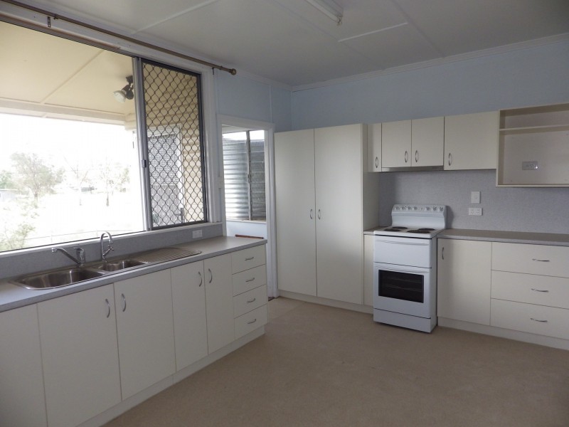 33 Foott Street, Roma QLD 4455