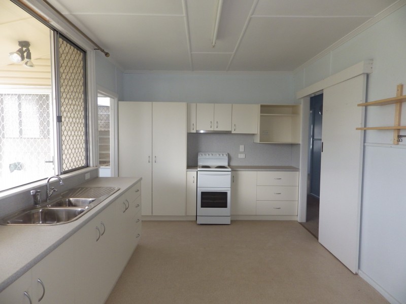 33 Foott Street, Roma QLD 4455