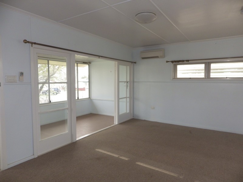 33 Foott Street, Roma QLD 4455