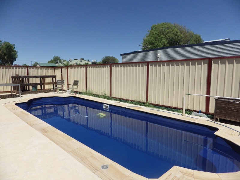 73 Gregory Street, Roma QLD 4455