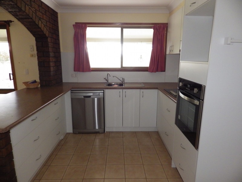 1253 Carnarvon Highway, Roma QLD 4455