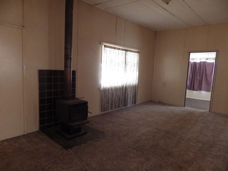 142 Alice Street, Mitchell QLD 4465