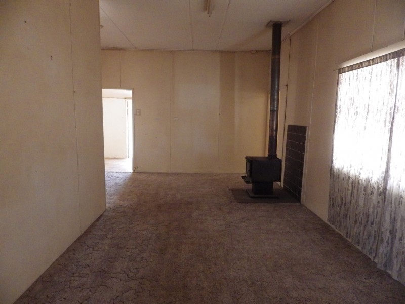 142 Alice Street, Mitchell QLD 4465