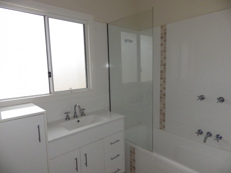 2 Burke Street, Yuleba QLD 4427