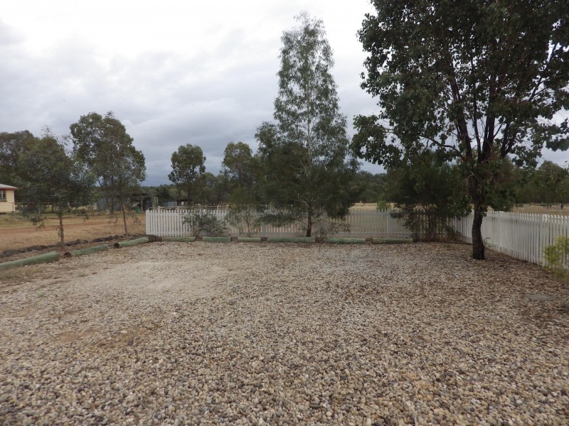 2 Burke Street, Yuleba QLD 4427