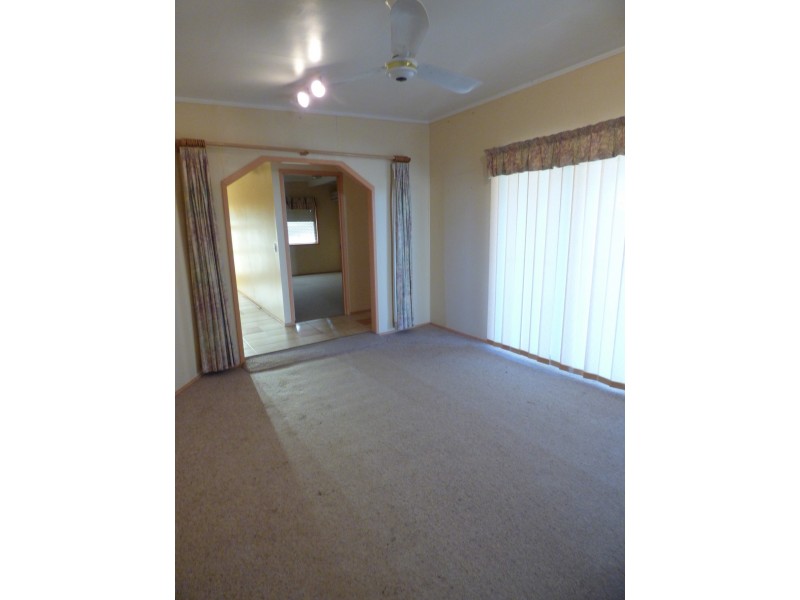 174 Duke Street, Roma QLD 4455