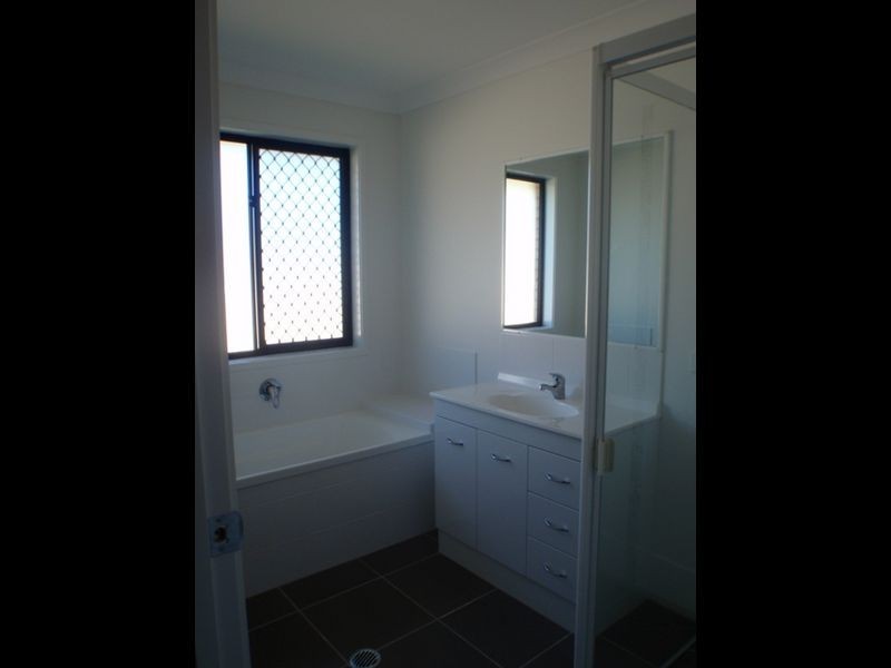 17 Edna Street, Roma QLD 4455