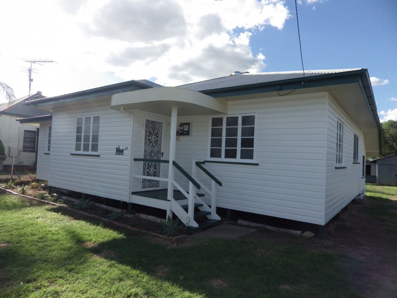 25 Conlan Street, Roma QLD 4455