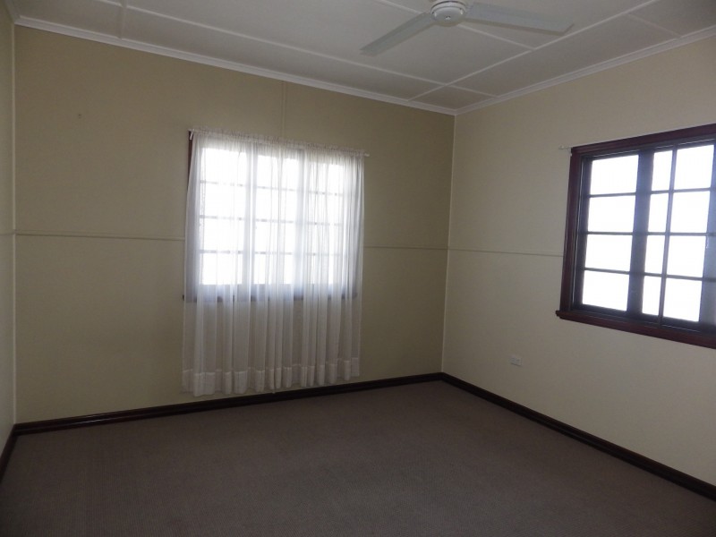 25 Conlan Street, Roma QLD 4455