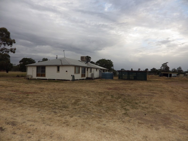 14 Bass Street, Yuleba QLD 4427