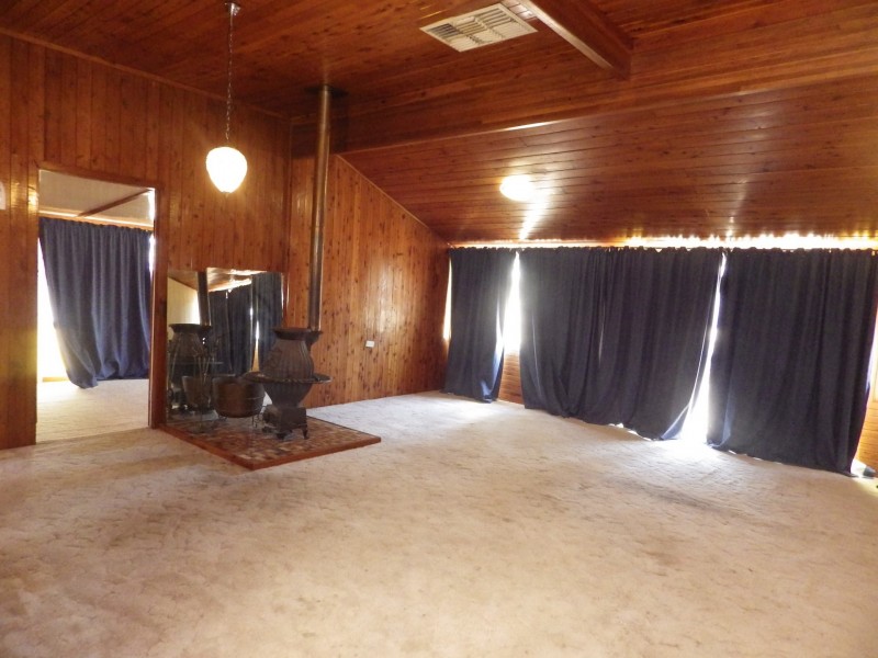 14 Bass Street, Yuleba QLD 4427