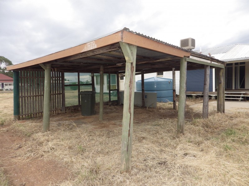 14 Bass Street, Yuleba QLD 4427