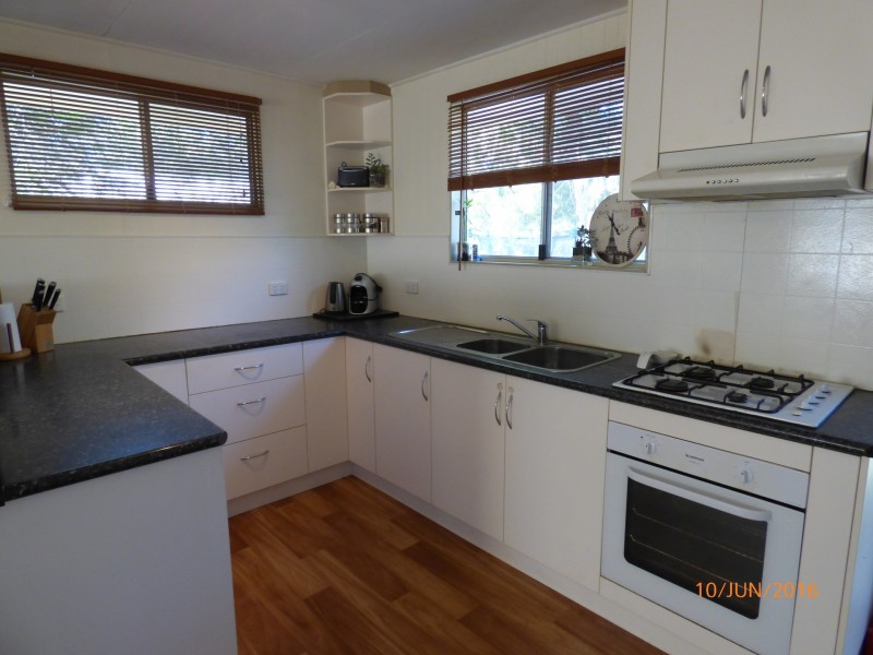 28 Howard Street, Roma QLD 4455