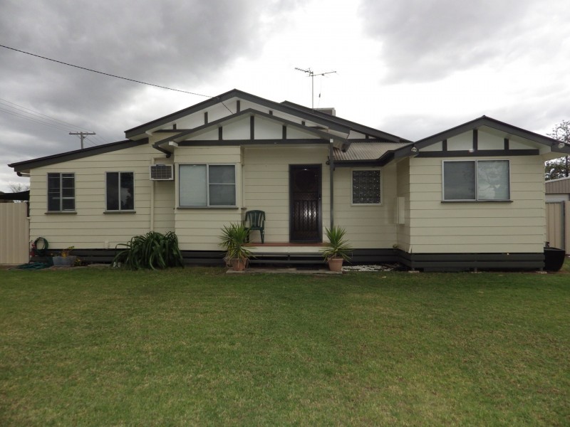 17 Miscamble Street, Roma QLD 4455