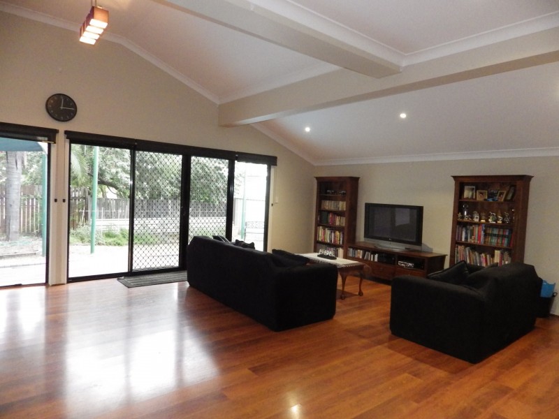 17 Miscamble Street, Roma QLD 4455