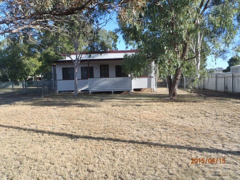 2 Lovell Street, Roma QLD 4455