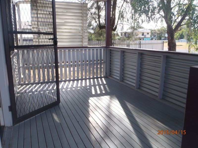 2 Lovell Street, Roma QLD 4455