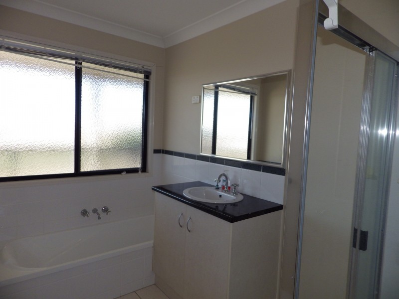 5 Russell Street, Wallumbilla QLD 4428