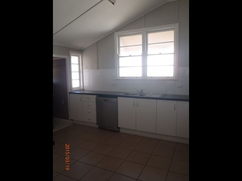 17 May Street, Roma QLD 4455