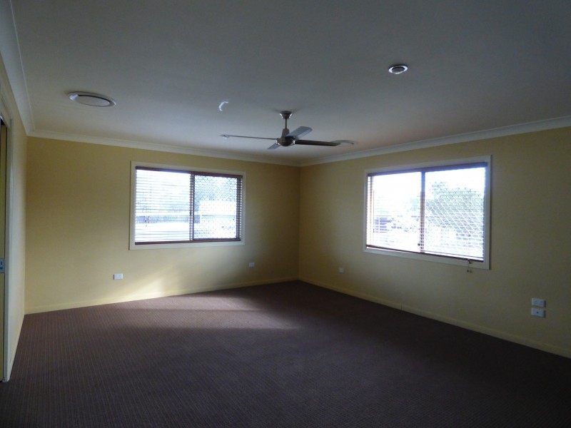 91 Roslyn Drive, Roma QLD 4455