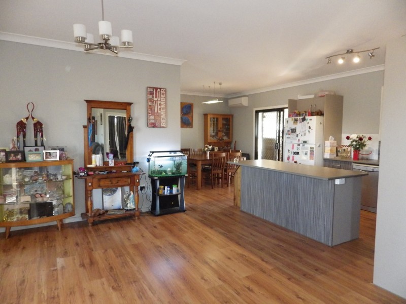 15 Russell Street, Wallumbilla QLD 4428