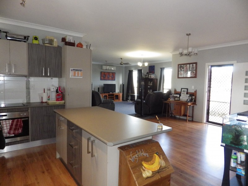 15 Russell Street, Wallumbilla QLD 4428