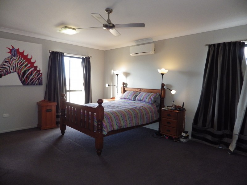 15 Russell Street, Wallumbilla QLD 4428