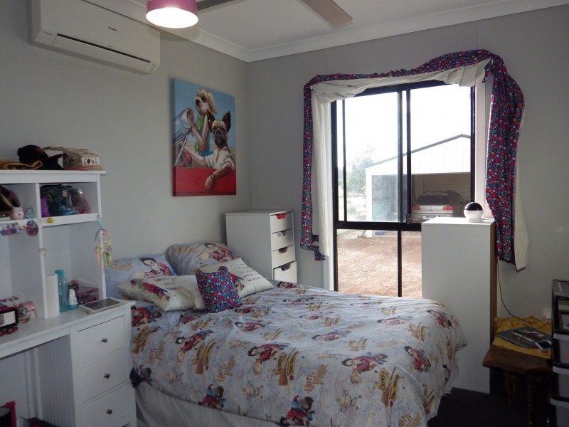 15 Russell Street, Wallumbilla QLD 4428