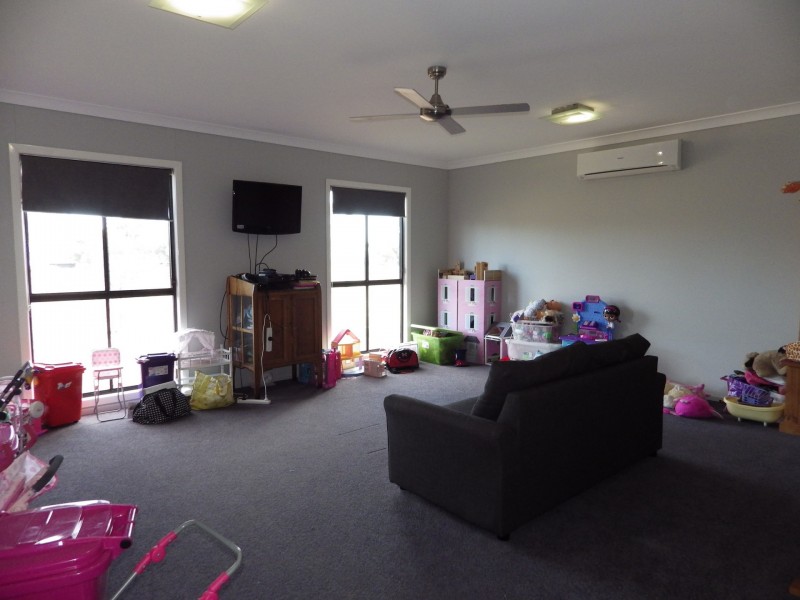 15 Russell Street, Wallumbilla QLD 4428