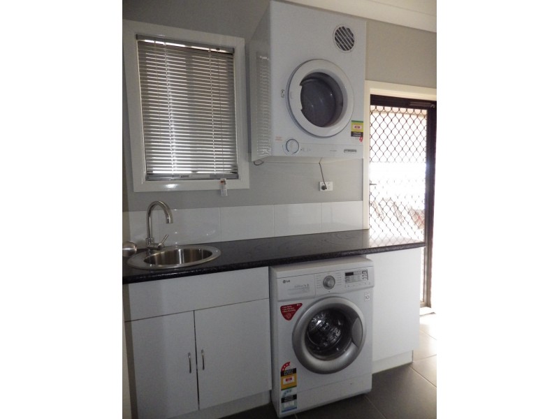 15 Russell Street, Wallumbilla QLD 4428