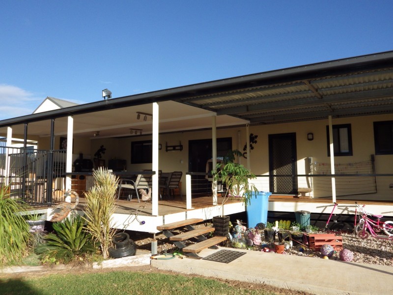 15 Russell Street, Wallumbilla QLD 4428