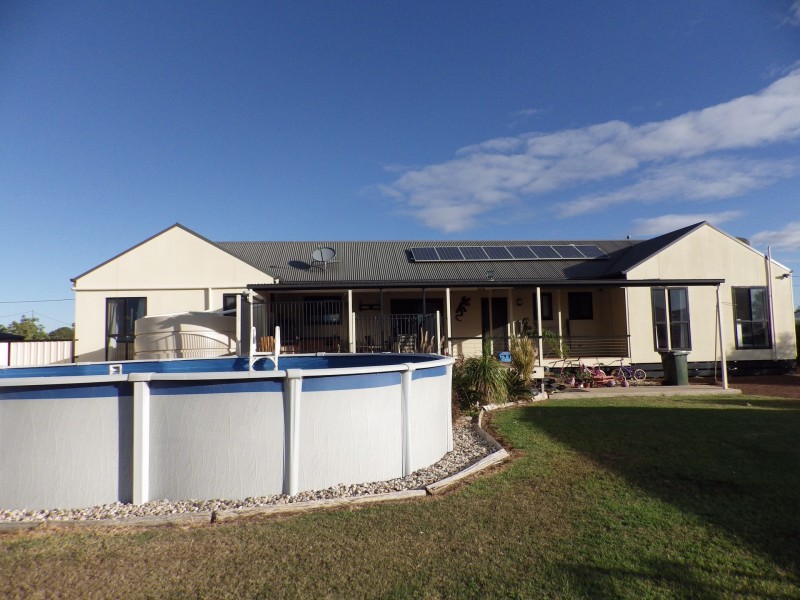 15 Russell Street, Wallumbilla QLD 4428