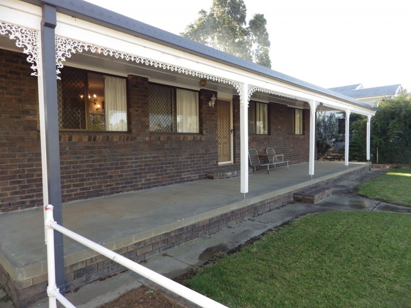 3 Hawthorne Street, Roma QLD 4455