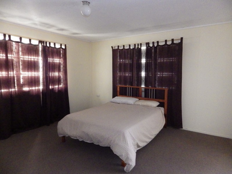 38 Ronald Street, Injune QLD 4454