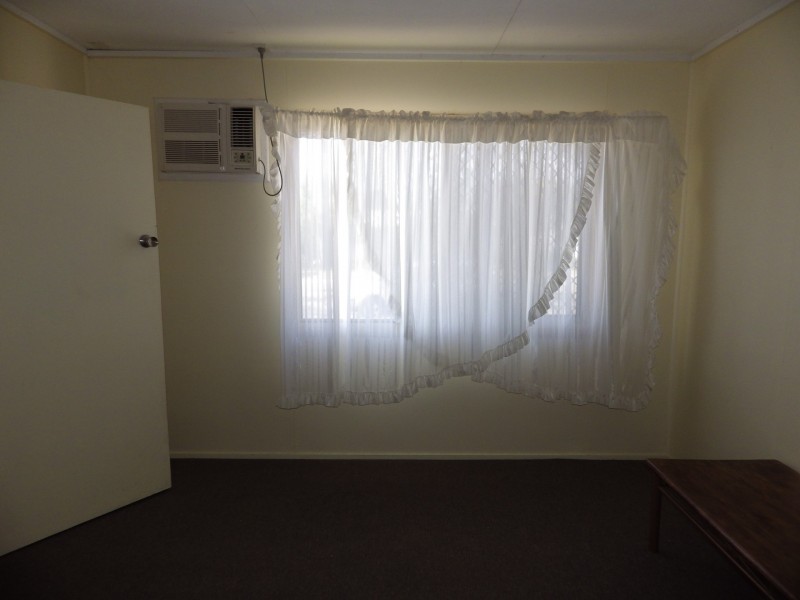 38 Ronald Street, Injune QLD 4454