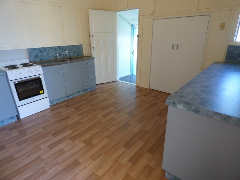 2/54 Chrystal Street, Roma QLD 4455