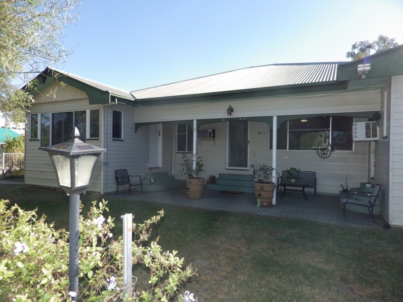 17 Arthur Street, Roma QLD 4455