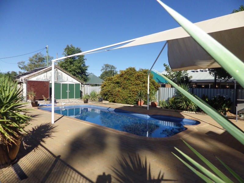 17 Arthur Street, Roma QLD 4455