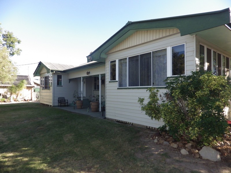 17 Arthur Street, Roma QLD 4455