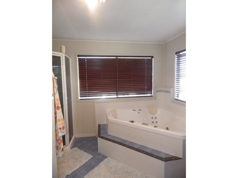 7 McDowall Street, Roma QLD 4455