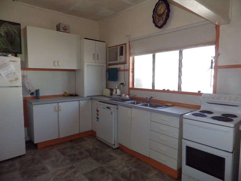 16 Annandale Street, Injune QLD 4454