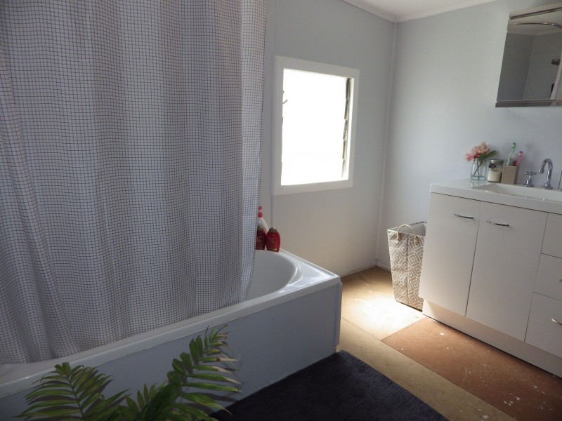 21 Ronald Street, Injune QLD 4454