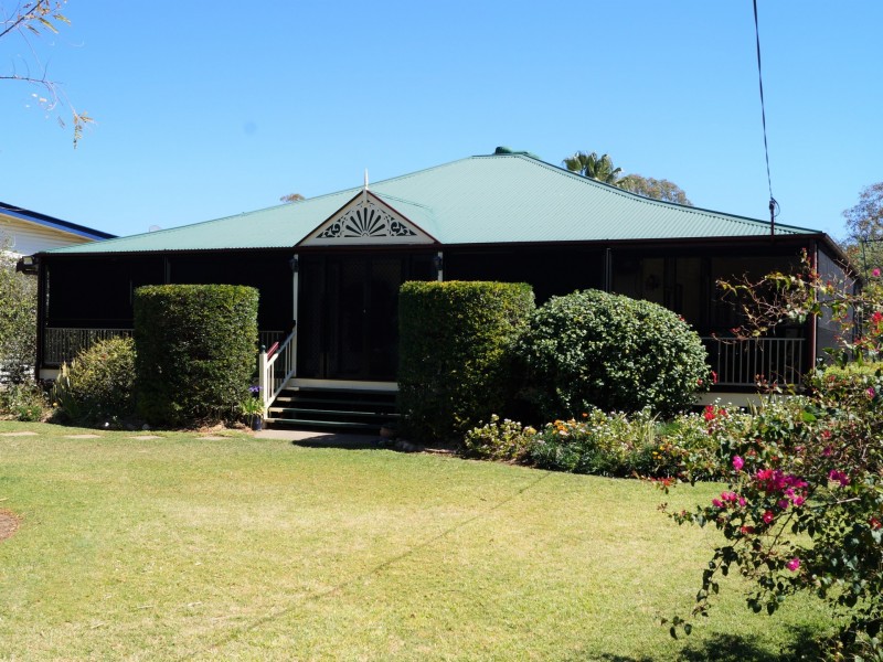 13 Downs Street, Roma QLD 4455