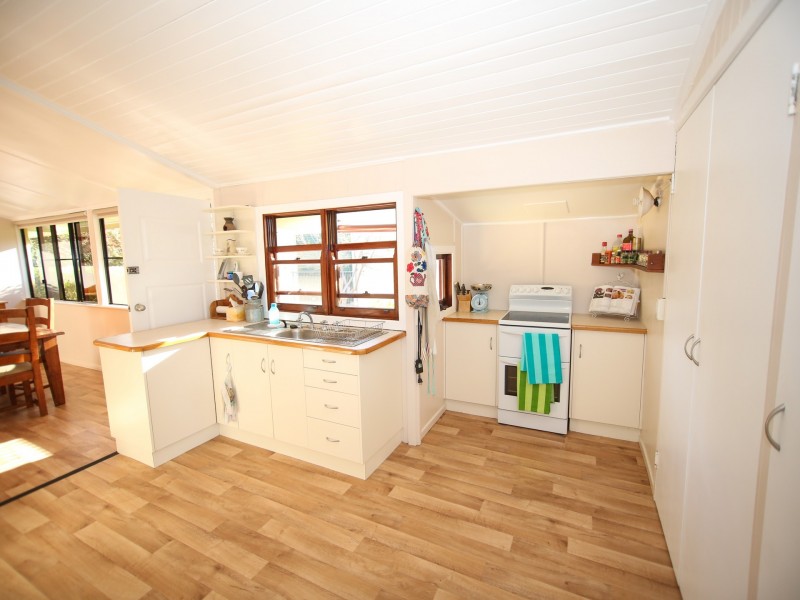 13 Downs Street, Roma QLD 4455