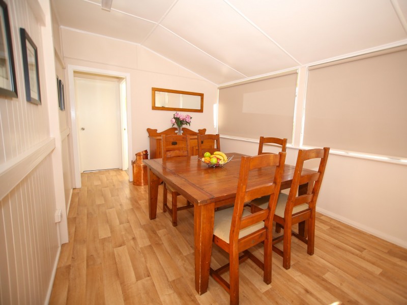 13 Downs Street, Roma QLD 4455